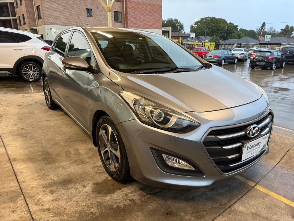HYUNDAI i30 2015