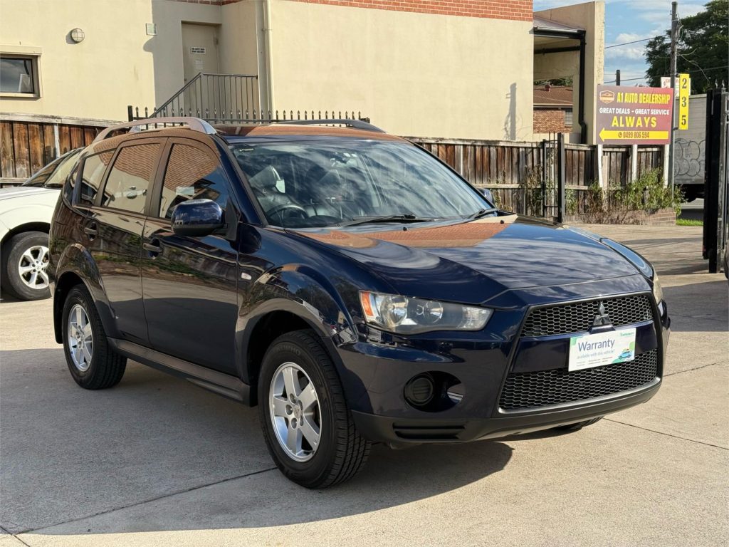MITSUBISHI OUTLANDER 2010